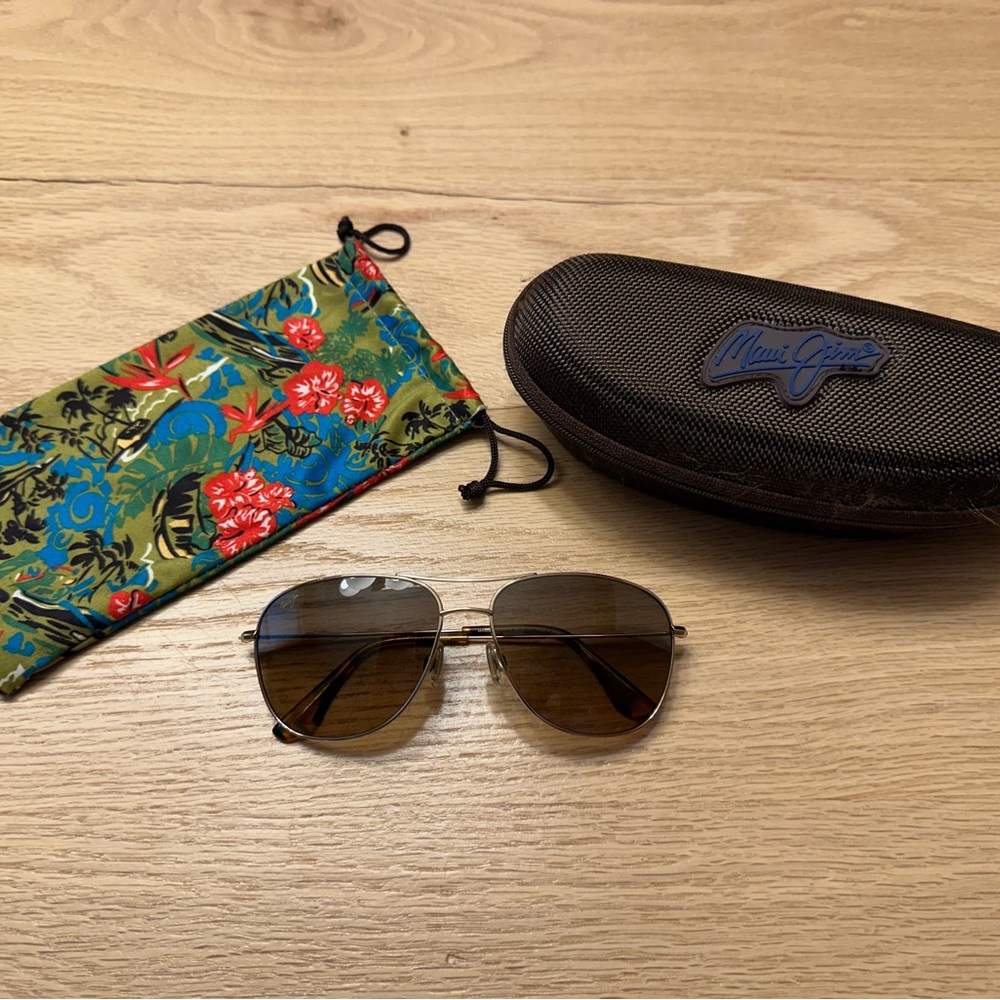 Maui Jim Cliff House Aviator Sunglasses with Case